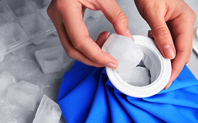 Apply Ice Packs Regularly to Reduce Swelling Effectively